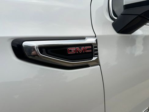 Used 2025 GMC Yukon Denali w/ Denali Reserve Package image 61