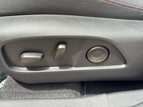 Used 2025 Chevrolet Equinox RS w/ Safety and Technology Package AWD/4WD image 12