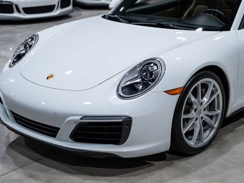 Used 2019 Porsche 911 Carrera 4 AWD/4WD image 11