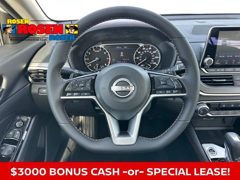 New 2025 Nissan Altima 2.5 SR image 17