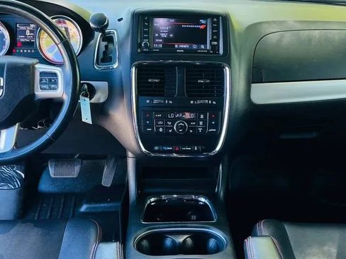 Used 2019 Dodge Grand Caravan GT FWD image 11