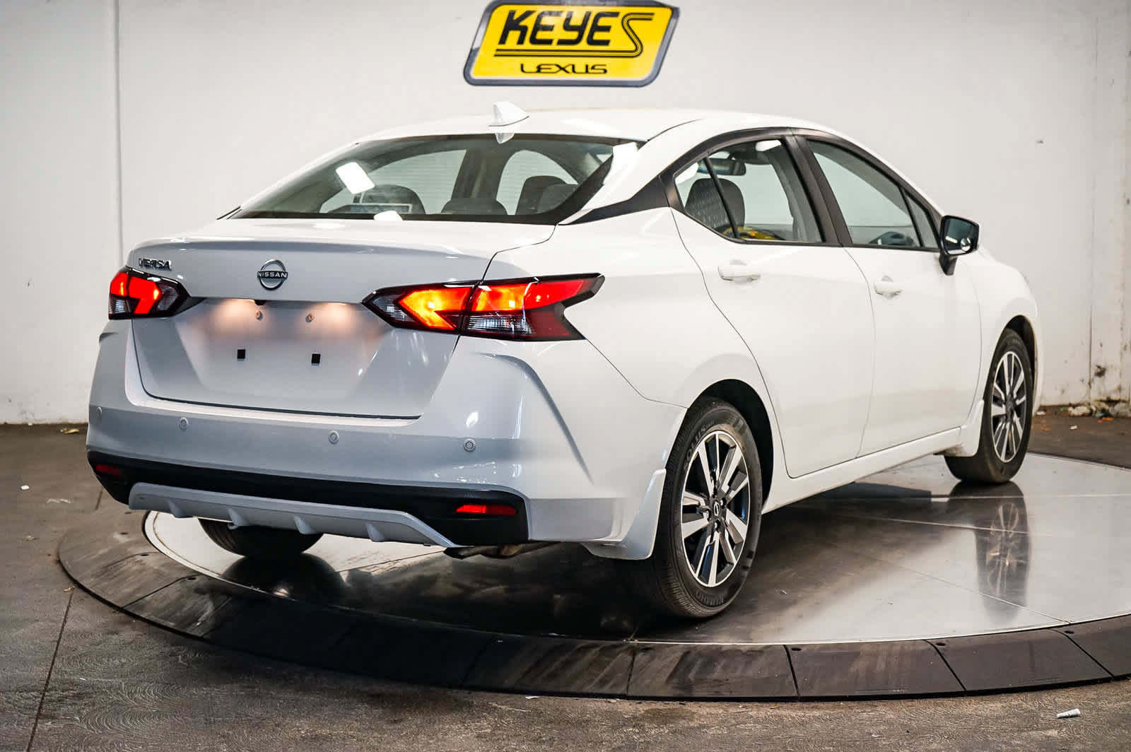 Used 2025 Nissan Versa SV w/ Trunk Package FWD image 10