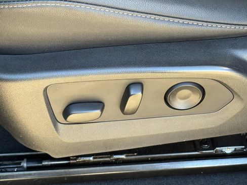 Used 2023 GMC Canyon Elevation w/ Elevation Premium Package image 29