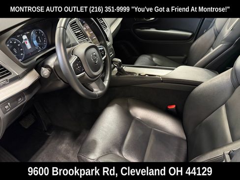 Used 2022 Volvo XC90 T5 Momentum image 13