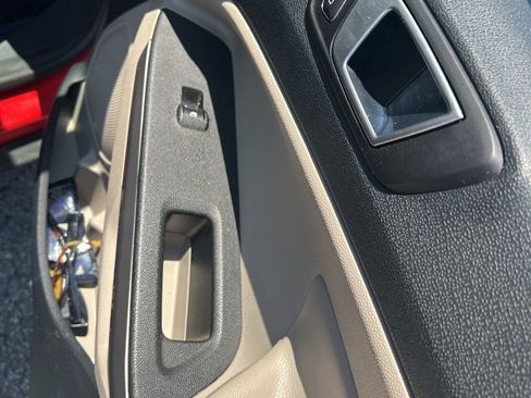 Used 2021 Ford EcoSport Titanium FWD image 17