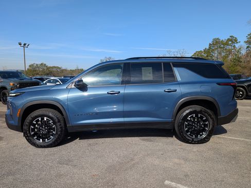 Used 2025 Chevrolet Traverse Z71 w/ Driver Confidence Package image 6