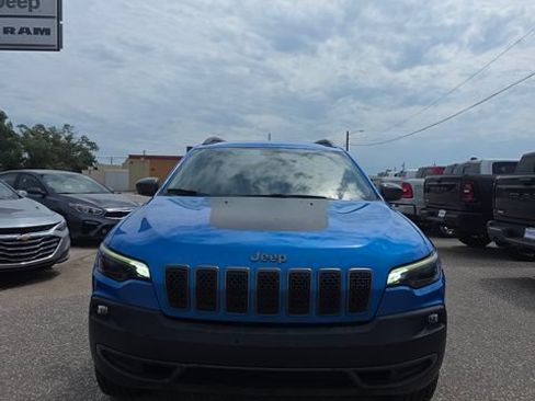 Used 2020 Jeep Cherokee Trailhawk w/ Cold Weather Group AWD/4WD image 2