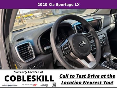 Used 2020 Kia Sportage LX w/ LX Popular Package AWD/4WD image 11