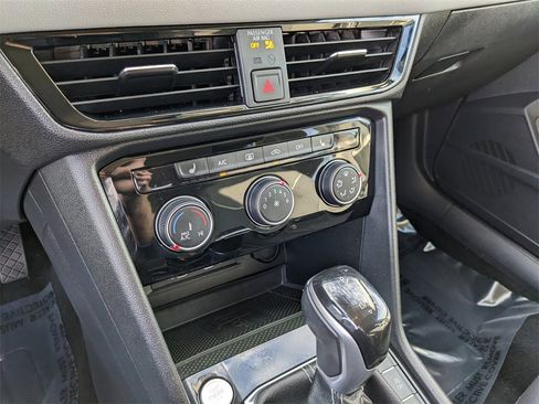 Used 2023 Volkswagen Taos SE image 25