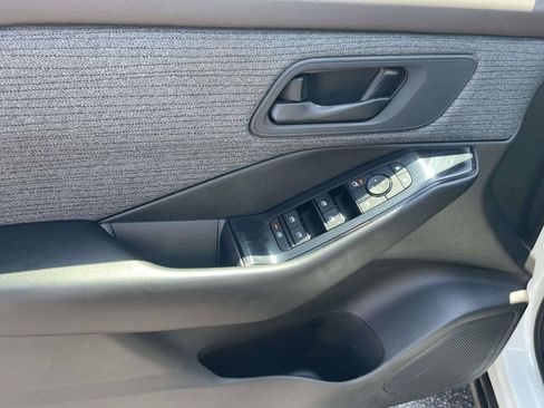 Used 2023 Nissan Rogue S FWD image 14