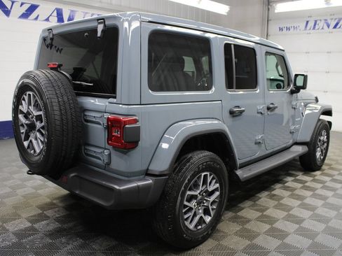 Used 2024 Jeep Wrangler Unlimited Sahara w/ Technology Group AWD/4WD image 6