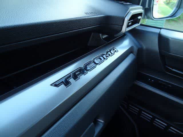 Used 2025 Toyota Tacoma SR5 AWD/4WD image 26