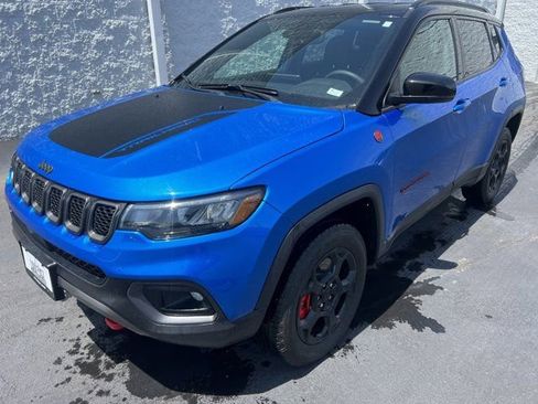 Used 2024 Jeep Compass Trailhawk w/ Trailhawk Convenience Group AWD/4WD image 2