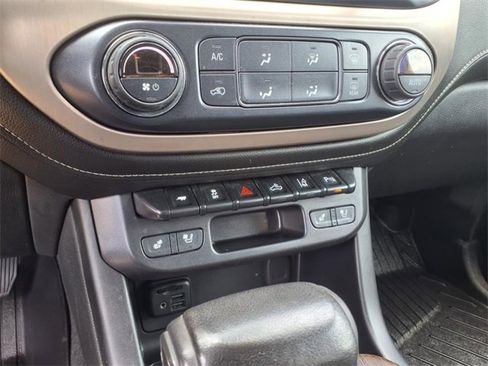 Used 2019 GMC Canyon Denali image 17