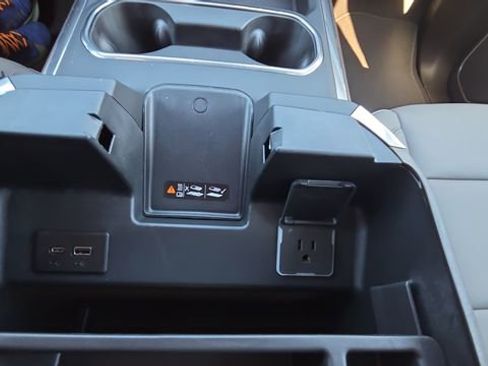 New 2026 GMC Sierra 2500 SLT w/ SLT Premium Package image 44