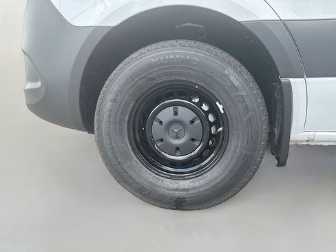 New 2025 Mercedes-Benz Sprinter 2500 image 15