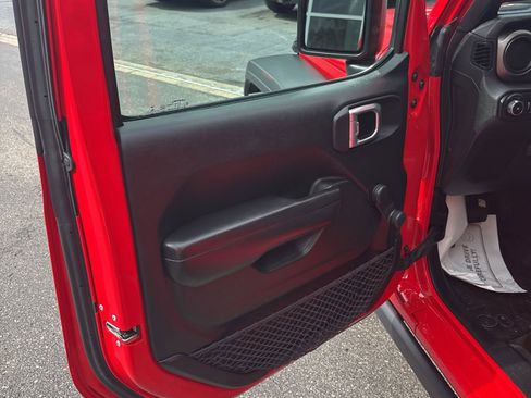 Used 2020 Jeep Wrangler Unlimited Sport image 27