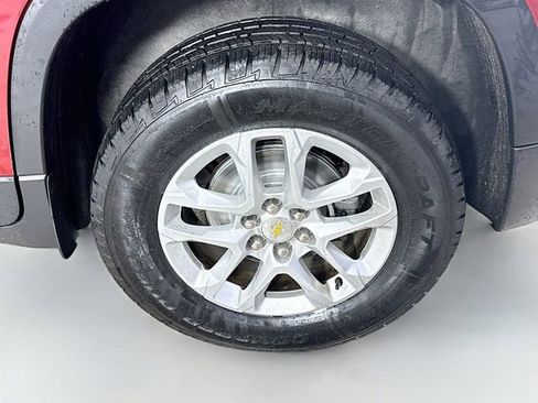 Used 2020 Chevrolet Traverse LT w/ LPO, Floor Liner Package image 32