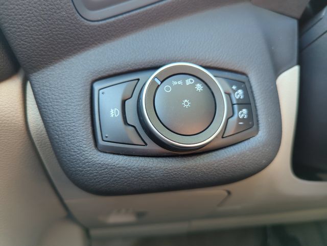 Used 2016 Ford Escape SE w/ Equipment Group 201A FWD image 30
