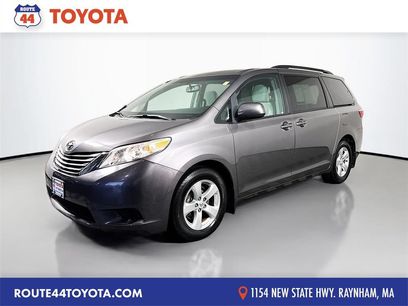 Used 2017 Toyota Sienna LE