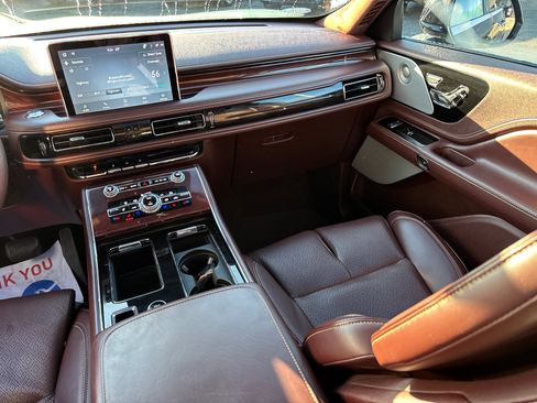 Certified 2023 Lincoln Aviator Black Label w/ Dynamic Handling Package image 33