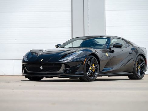 Used 2022 Ferrari 812 GTS RWD image 42