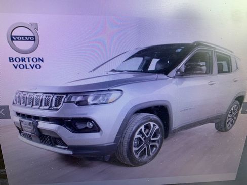 Used 2024 Jeep Compass Limited w/ Sun and Sound Group AWD/4WD image 15