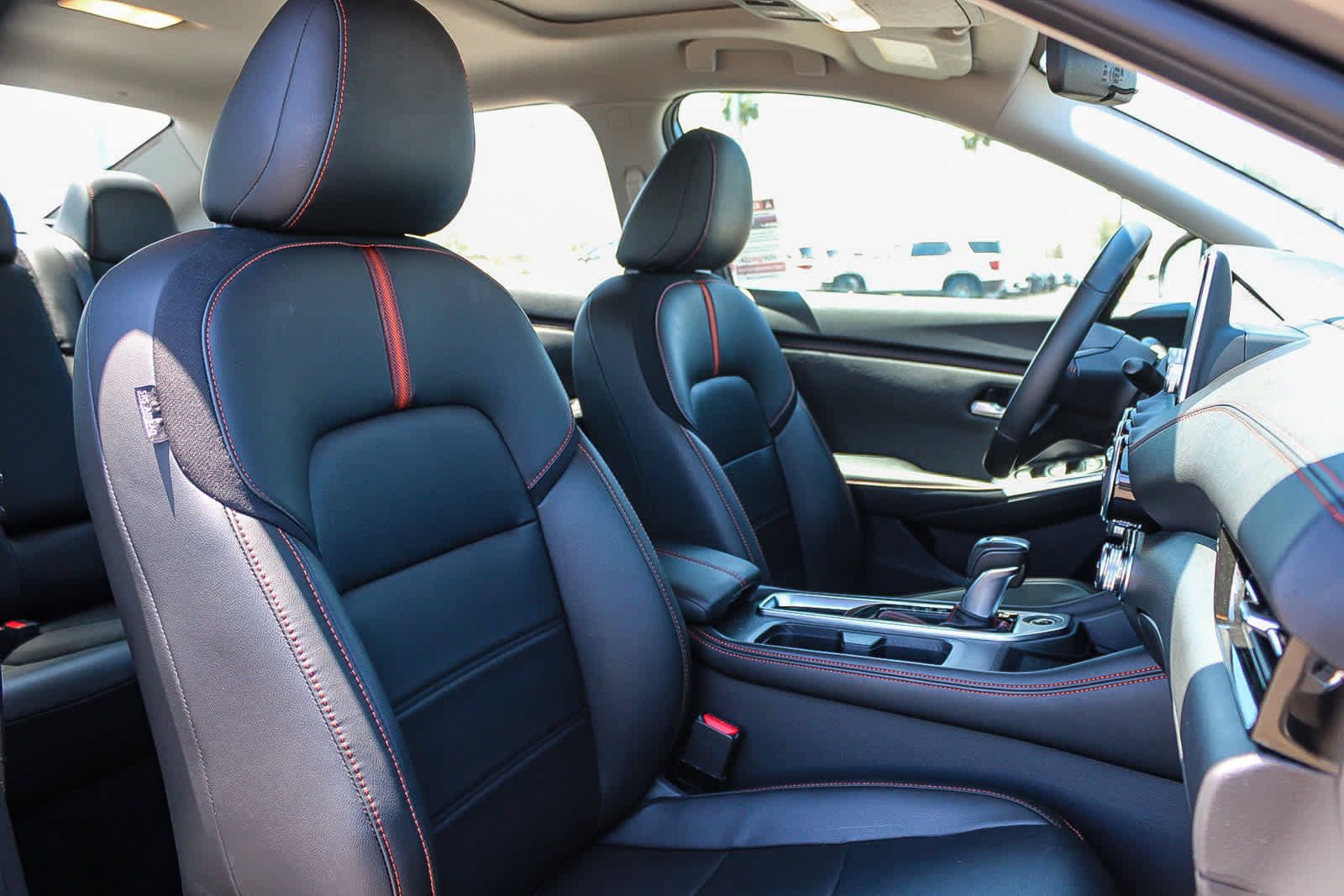 Used 2025 Nissan Sentra SR w/ SR Premium Package FWD image 12