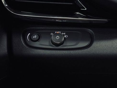 Used 2025 Buick Envista Sport Touring image 28