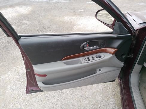 Used 2004 Buick Le Sabre Custom image 18