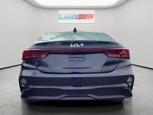 Used 2023 Kia Forte LXS image 4