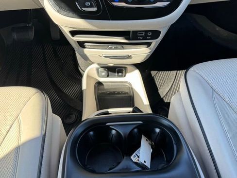 Used 2018 Chrysler Pacifica Limited w/ Advanced Safetytec Group image 18