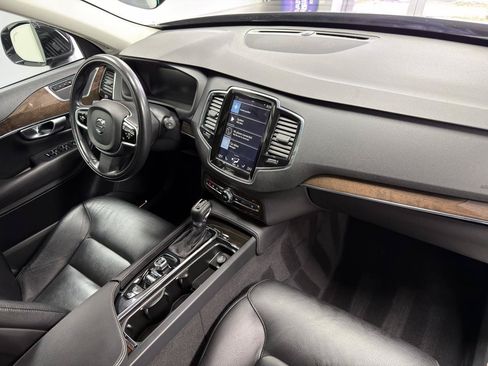 Used 2018 Volvo XC90 T6 Momentum w/ Convenience Package AWD/4WD image 25