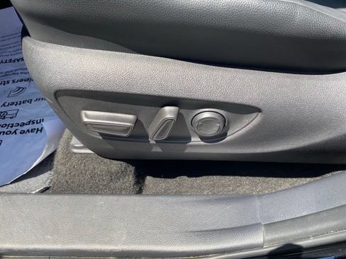 Certified 2025 Toyota Highlander XLE AWD/4WD image 17