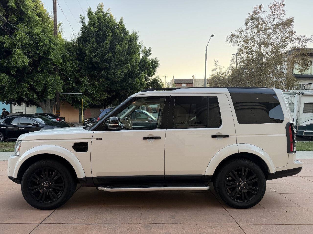 Used 2015 Land Rover LR4 HSE LUX AWD/4WD image 6