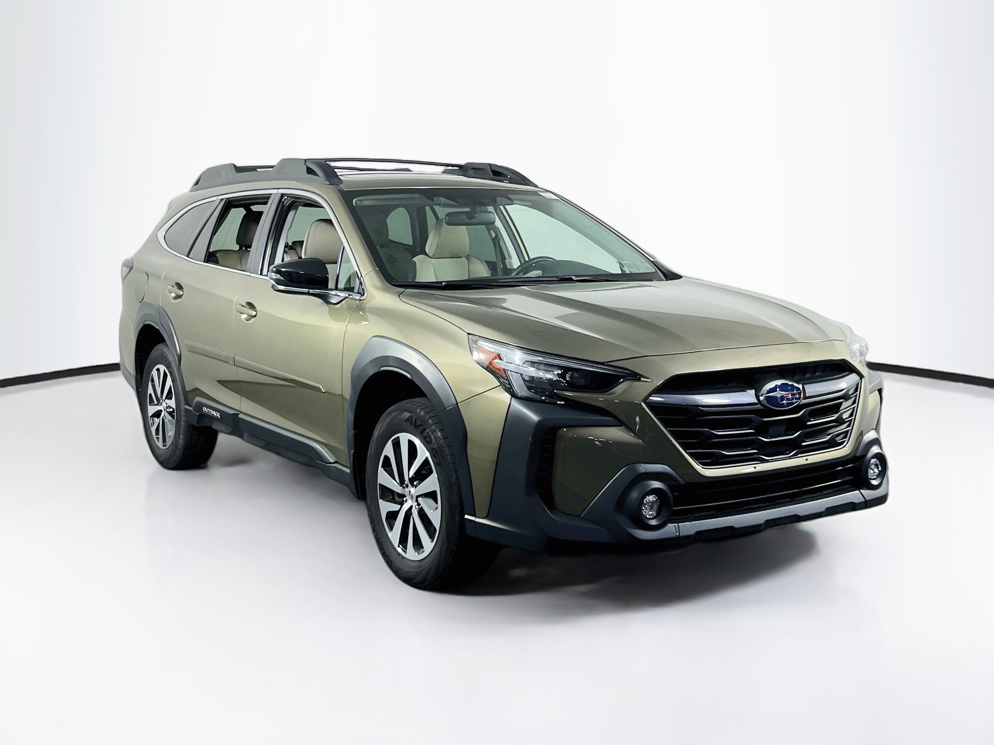 Used 2023 Subaru Outback Premium AWD/4WD image 3