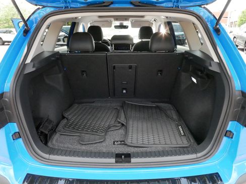 Certified 2025 Volkswagen Taos SE AWD/4WD image 18
