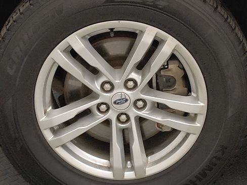 Used 2022 Ford Explorer XLT w/ Equipment Group 202A image 31