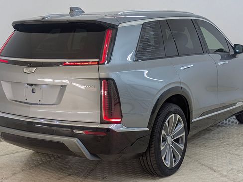 New 2026 Cadillac Vistiq Luxury image 9