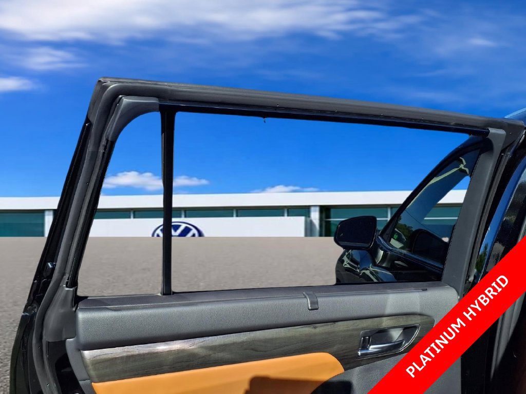 Used 2026 Toyota Highlander Platinum AWD/4WD image 37