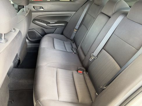 Used 2022 Nissan Altima 2.5 S FWD image 10