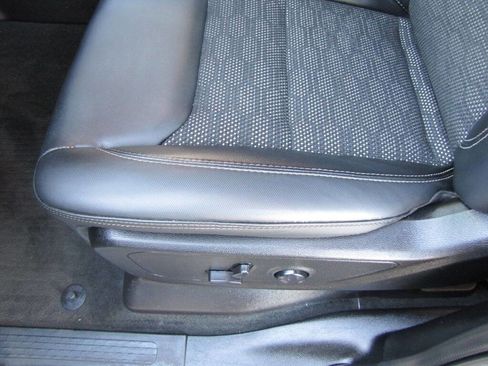 Used 2021 RAM 1500 Big Horn w/ Built-to-serve Edition AWD/4WD image 16