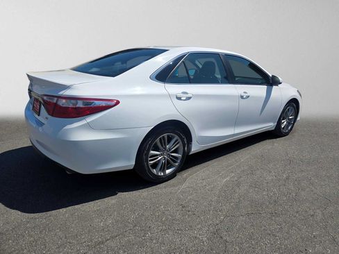 Used 2016 Toyota Camry SE FWD image 3