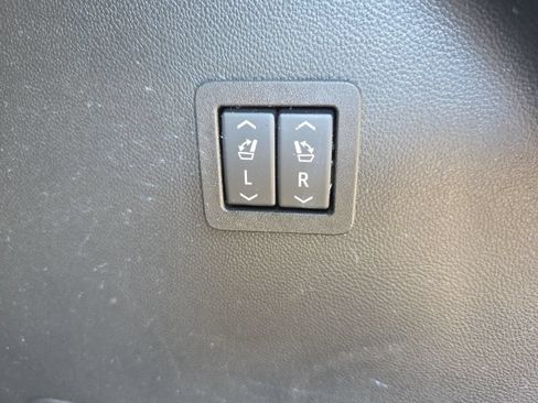 Used 2024 Buick Enclave Avenir w/ Avenir Technology Package FWD image 36