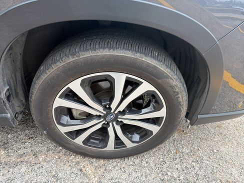 Used 2022 Subaru Forester Limited image 22