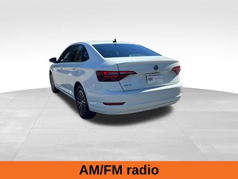 Used 2021 Volkswagen Jetta SE image 3