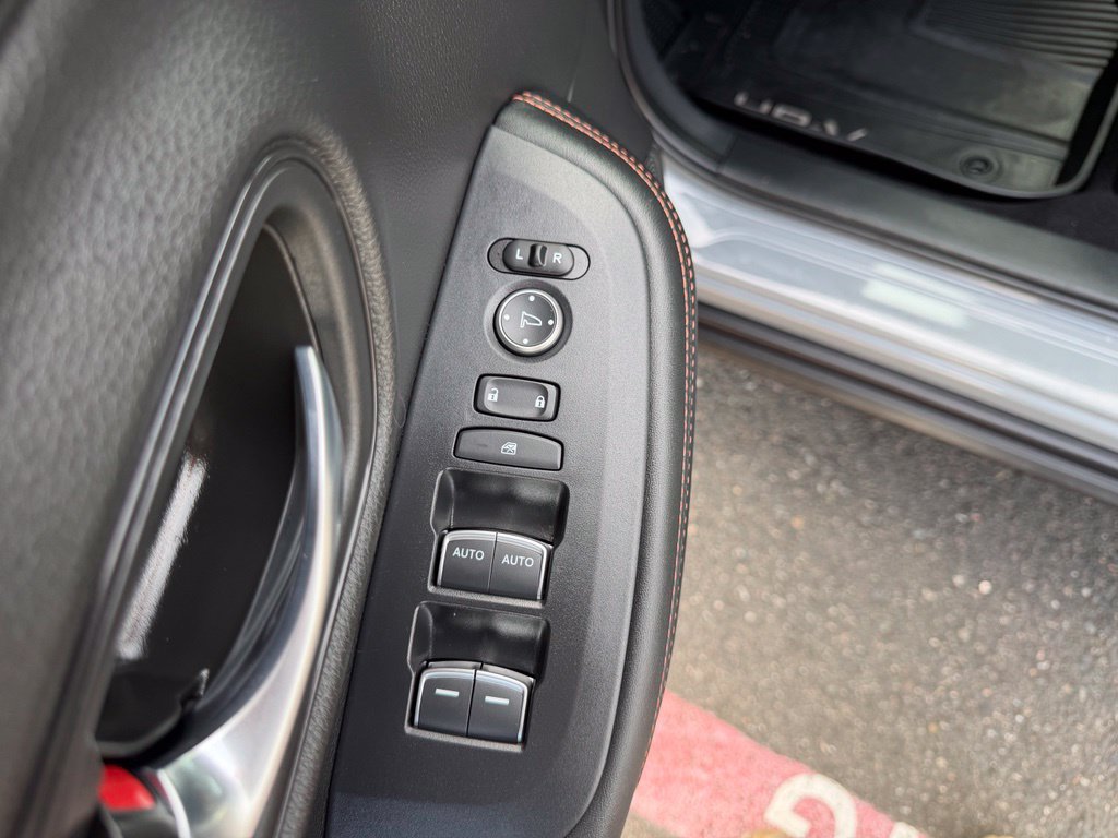 Used 2025 Honda HR-V Sport image 12