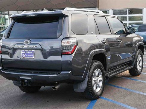 Used 2018 Toyota 4Runner SR5 image 6