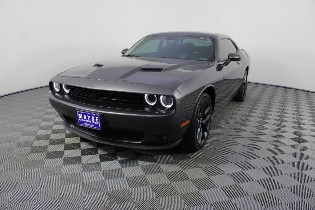 Used 2022 Dodge Challenger SXT w/ Blacktop Package RWD image 18