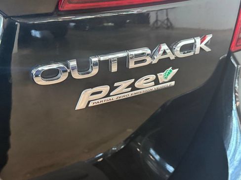 Used 2017 Subaru Outback 2.5i Limited AWD/4WD image 23